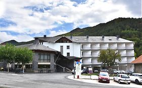 Hotel Y Apartamentos Snoe Isaba
