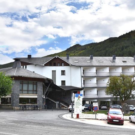 Hotel Y Apartamentos Snoe Isaba Buitenkant foto